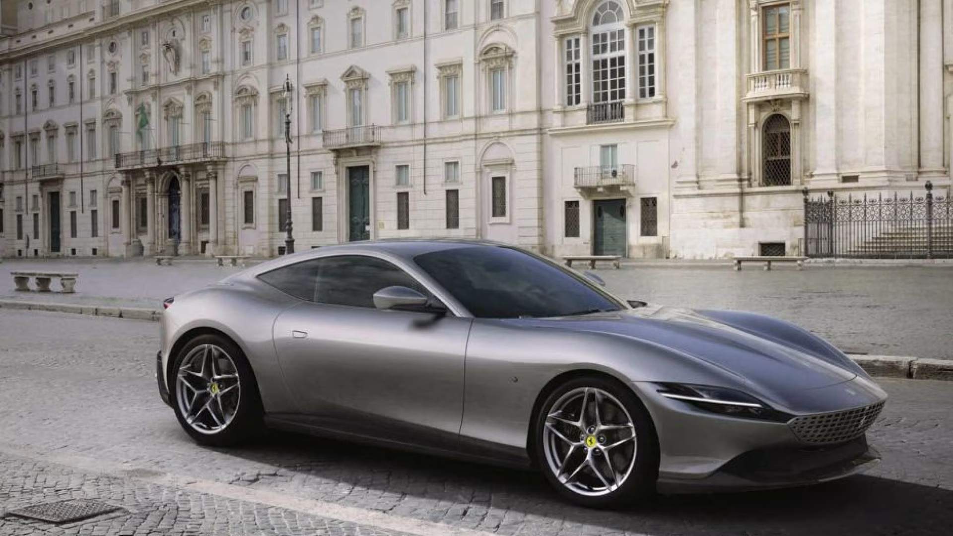 Ferrari Roma Spider 2025